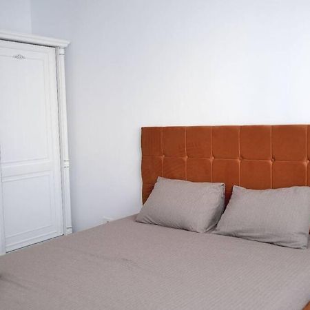 Eliza'S Apartment By Oasis Homes Oradea Bagian luar foto