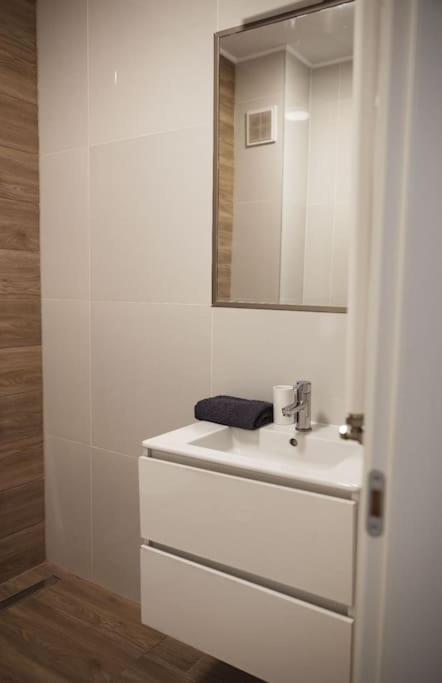 Eliza'S Apartment By Oasis Homes Oradea Bagian luar foto