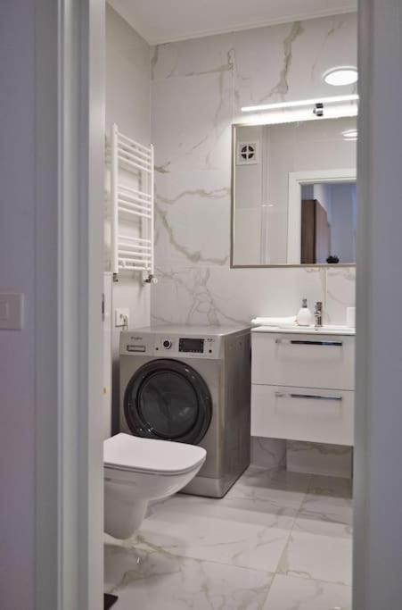 Eliza'S Apartment By Oasis Homes Oradea Bagian luar foto