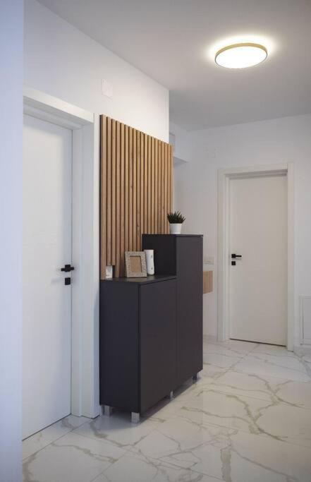 Eliza'S Apartment By Oasis Homes Oradea Bagian luar foto